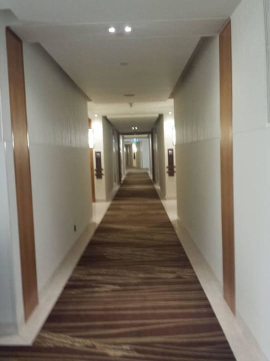 Gang zu den Zimmern Park Hyatt Abu Dhabi Hotel and Villas