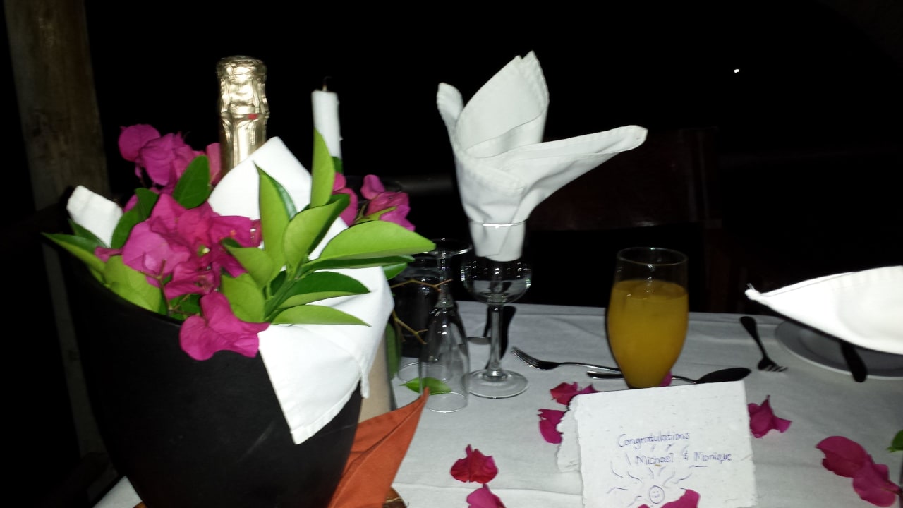 Tisch im Speisesaal Leroo La Tau Lodge