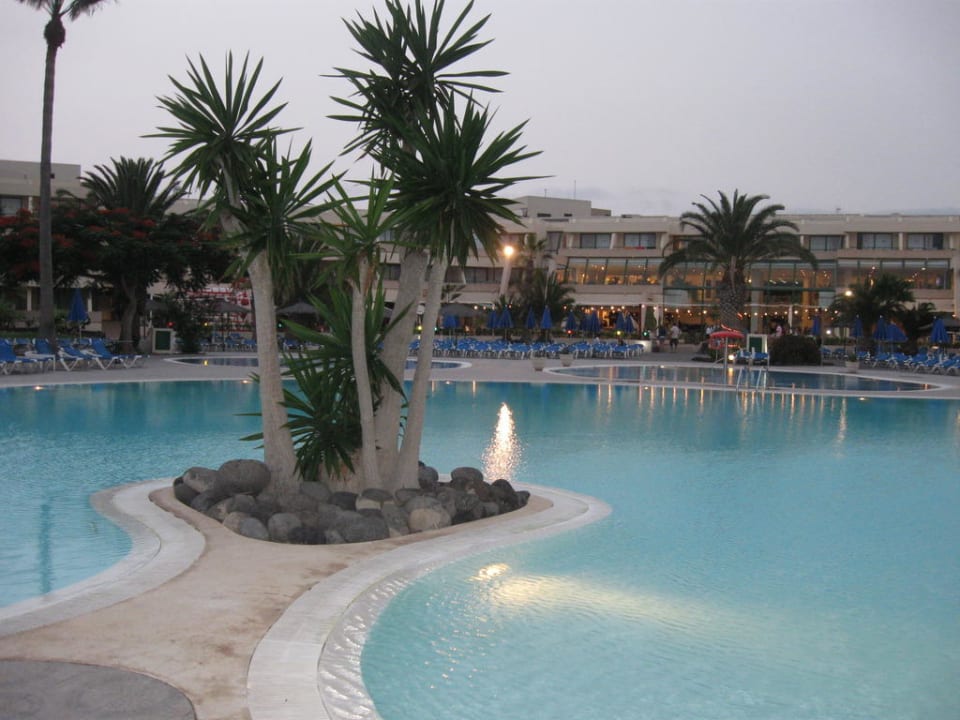 Die sehr schöne Poolanlage Dreams Lanzarote Playa Dorada Resort & Spa