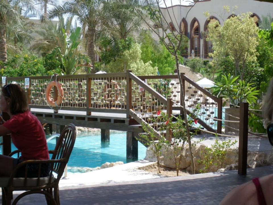 Blick auf die Poolbrücke beim Mittagslunch The Grand Hotel Sharm El Sheikh