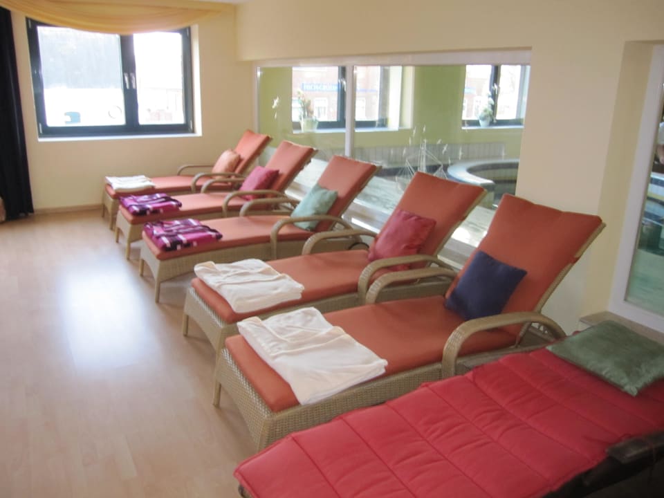 Der Ruheraum neben dem Innenpool Hotel Fährhaus