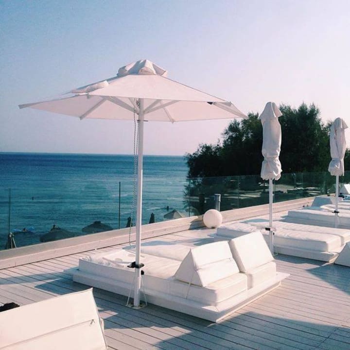 Liegen Dimitra Beach Hotel & Suites