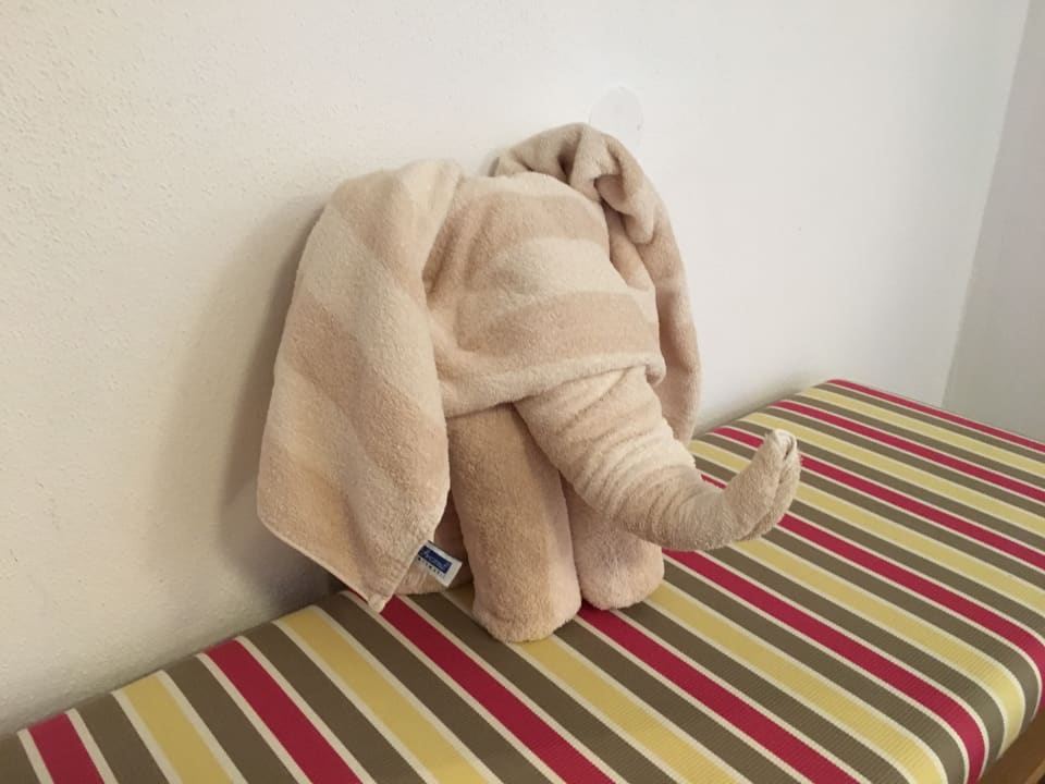 Kleiner Handtuchelefant ? Parkhotel Burgmühle