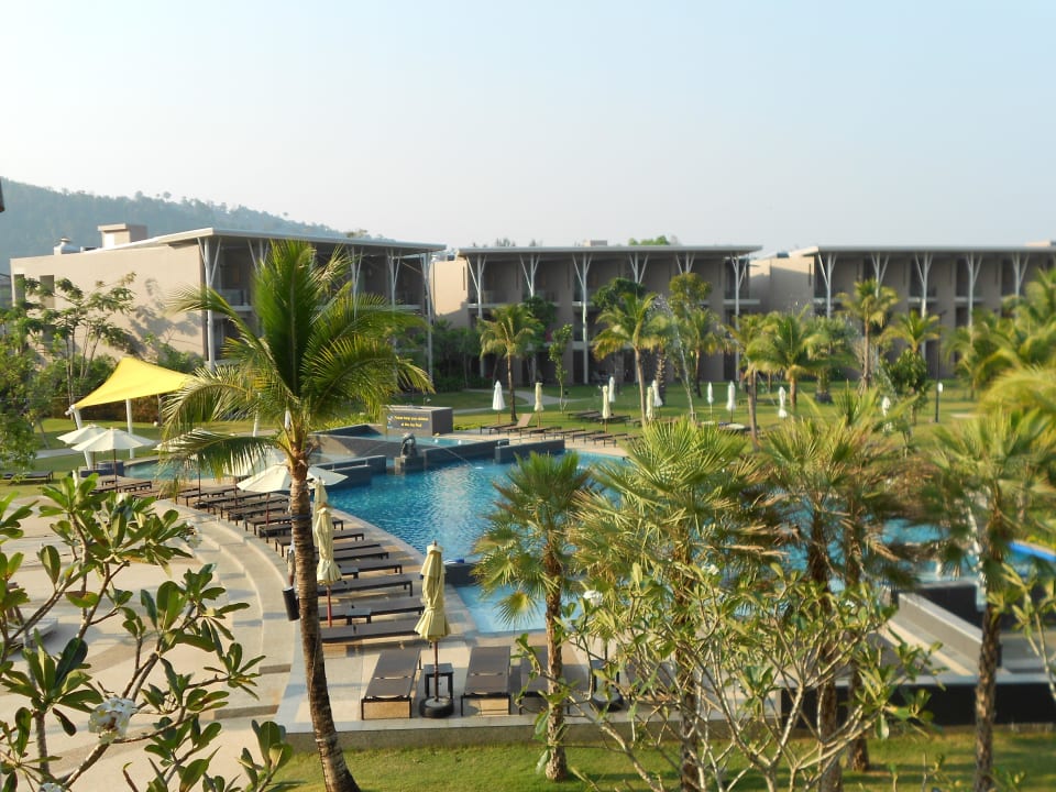 Blick vom Balkon The Sands Khao Lak by Katathani