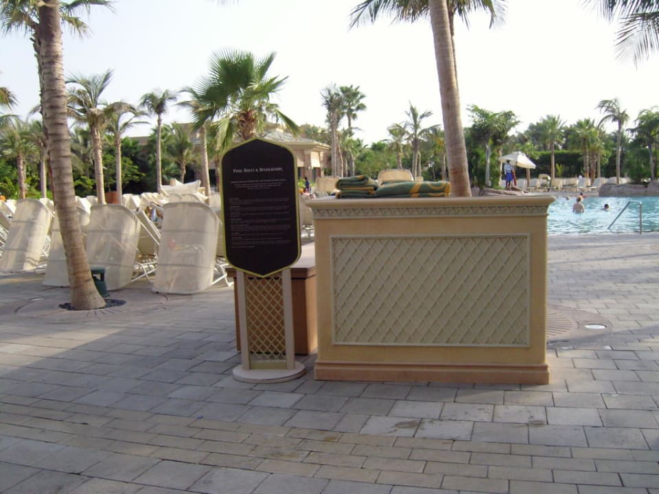 Handtuchausgabe Atlantis, The Palm