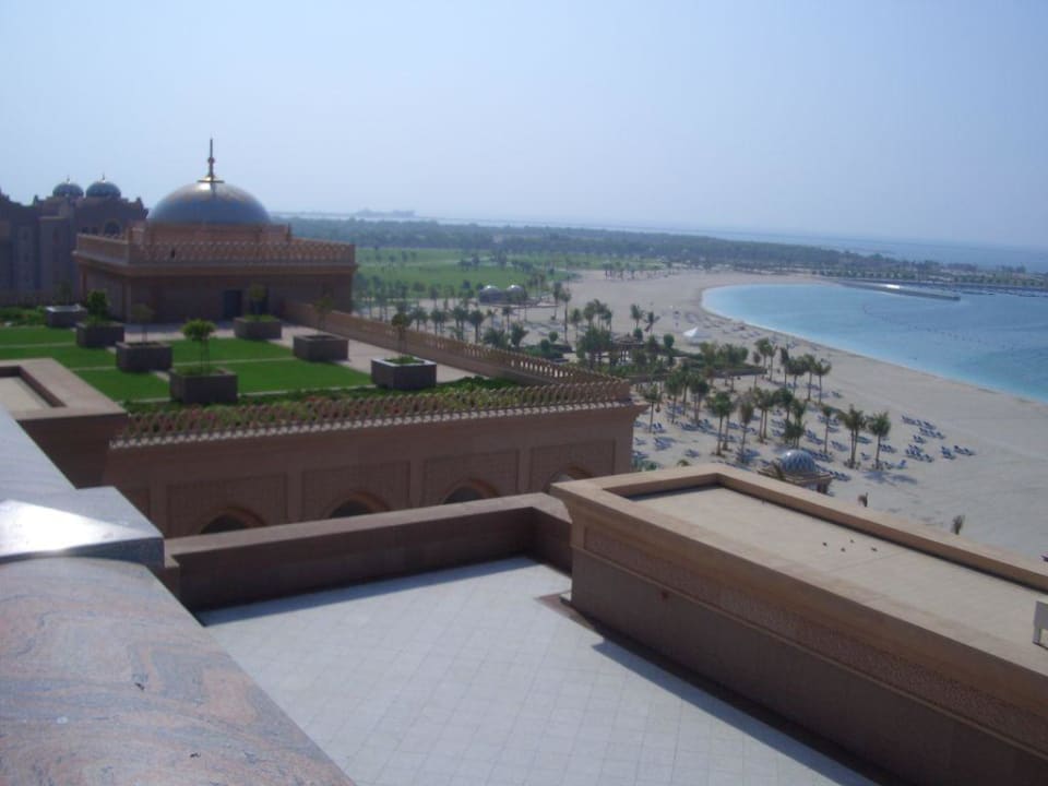 Blick zum Strand Emirates Palace Mandarin Oriental