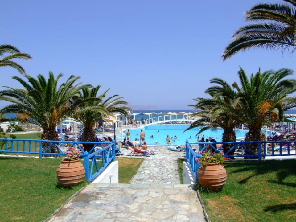 Aussenanlage Mitsis Selection Rinela