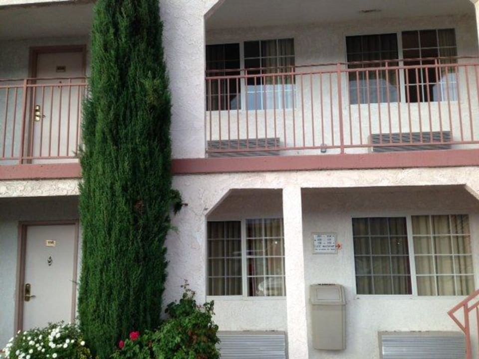 Von vorne Travelodge Bishop