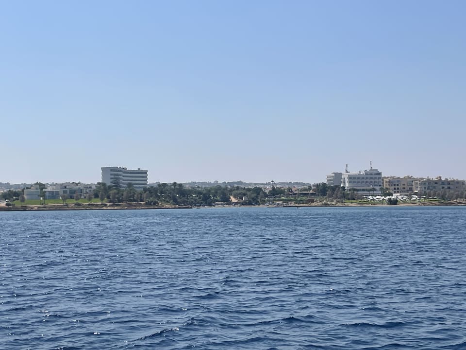 Außenansicht Crystal Springs Beach Hotel