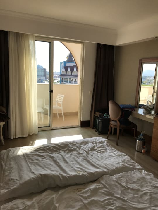 Zimmer Well Palace Side