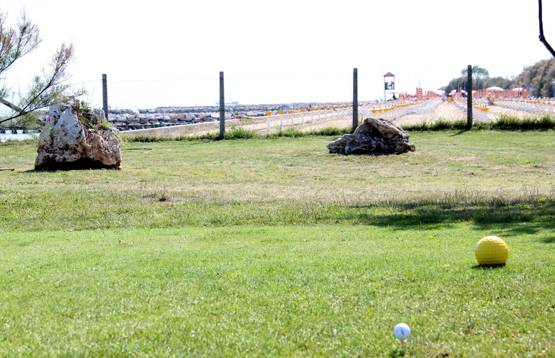 Golfplatz Abschlag direkt am Meer Centro Vacanze Pra' delle Torri