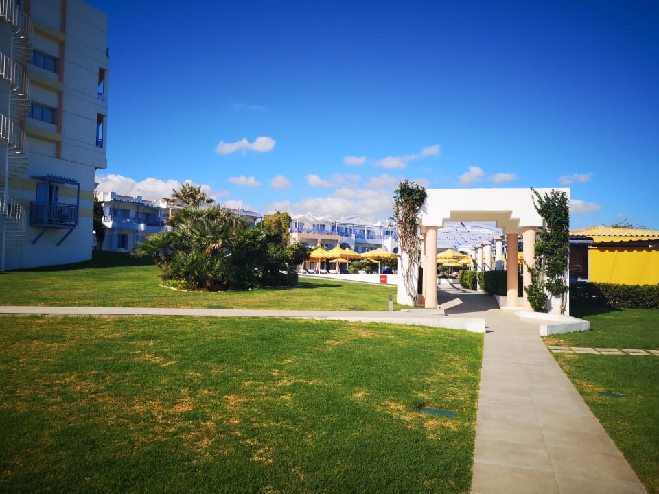 Gartenanlage Hotel Serita Beach