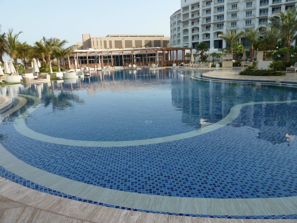 Hauptpool Waldorf Astoria Dubai Palm Jumeirah