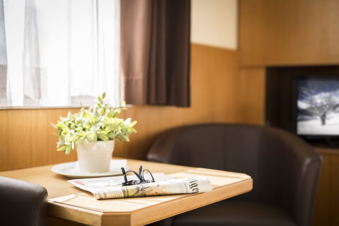 Bistrotisch im Superior Doppelzimmer Hotel Laurenzhof