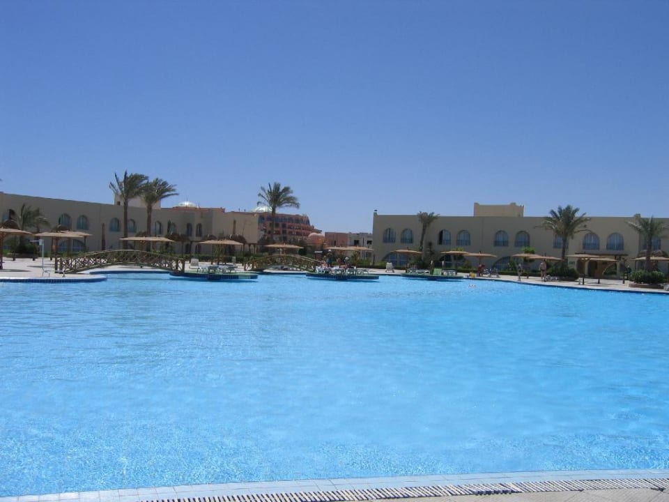 Pool mit kleinen Inseln Desert Rose