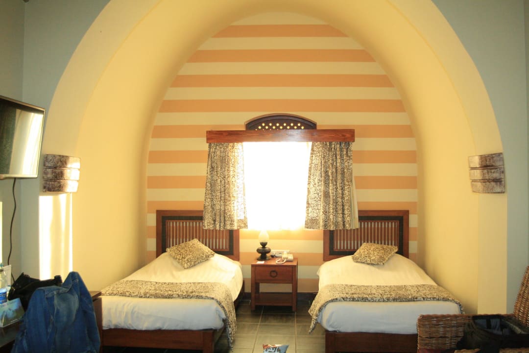 Unser Zimmer bei Ankunft. Wurde noch "optimiert"! Radisson Blu Resort, El Quseir