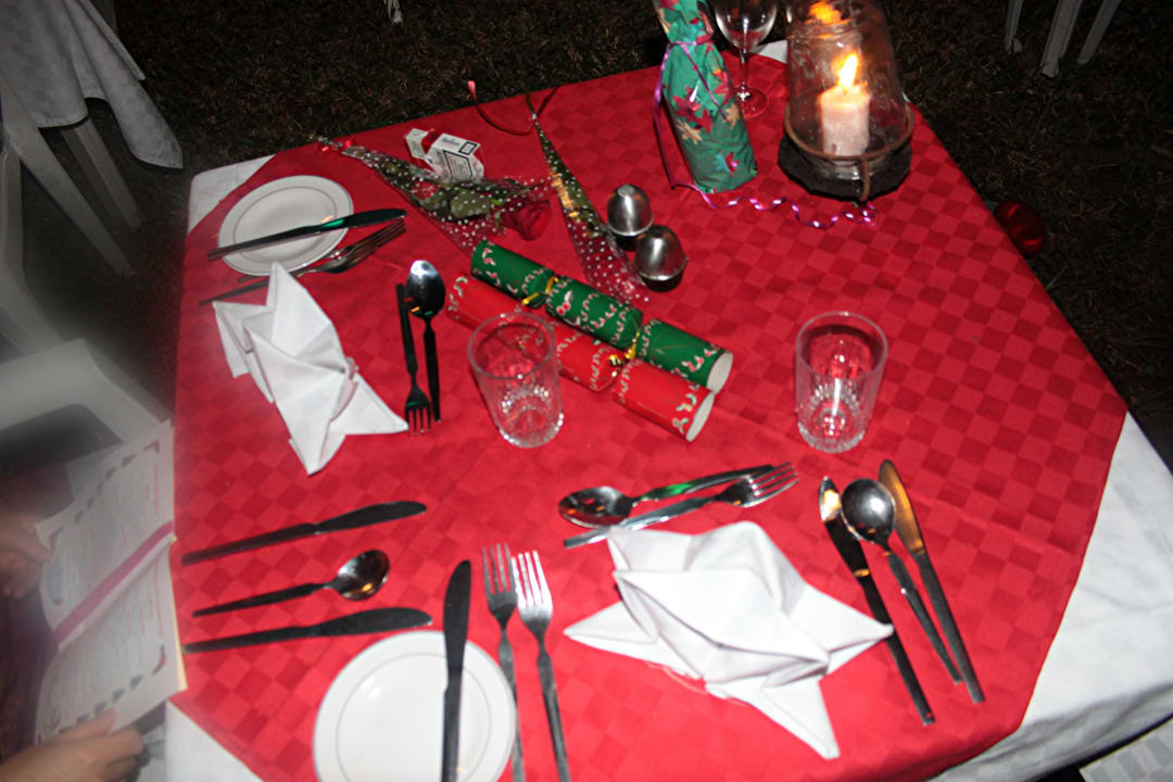 Weihnachtlich gedeckter Tisch Hotel Southern Palms Beach Resort