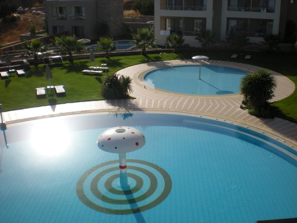 Blick vom Restaurant auf den Pool The Noverian Scenic Crete 5 Star Hilltop Villa Resort & Spa