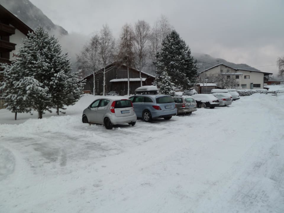Parkplatz Hotel Johanna mitten im Ötztal