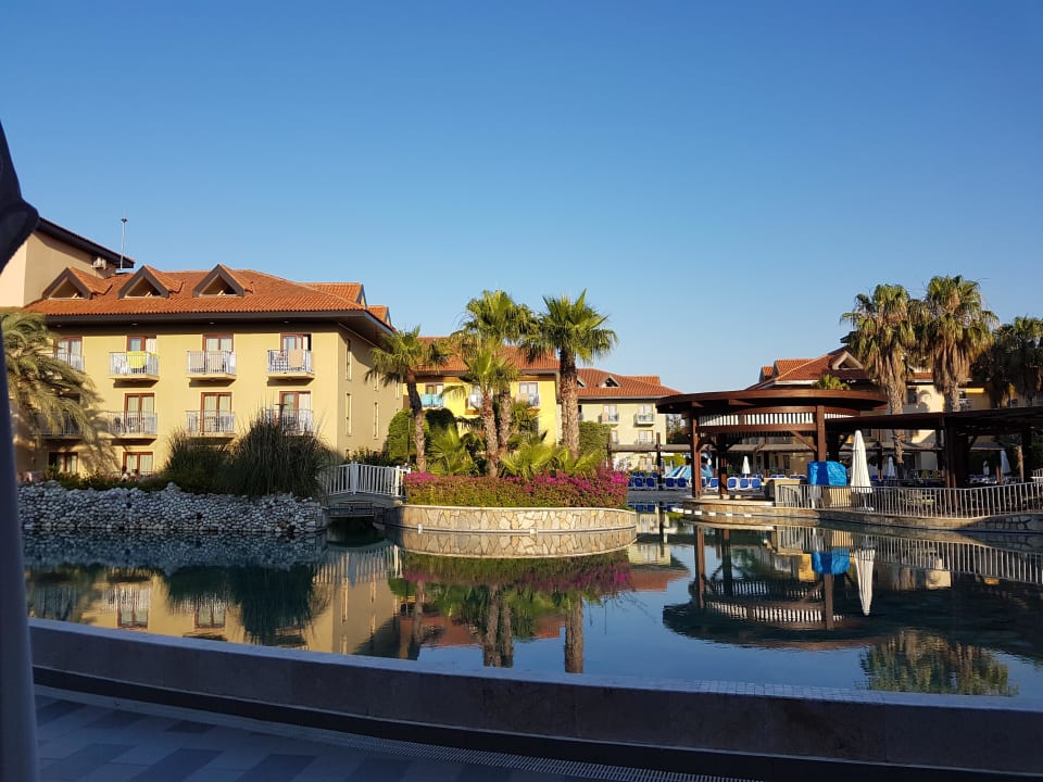 Blick vom Hauptrestaurant Club Grand Aqua