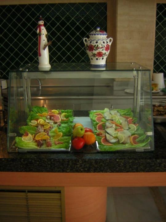 Buffet mit Kühletheke Aparthotel Arena Center