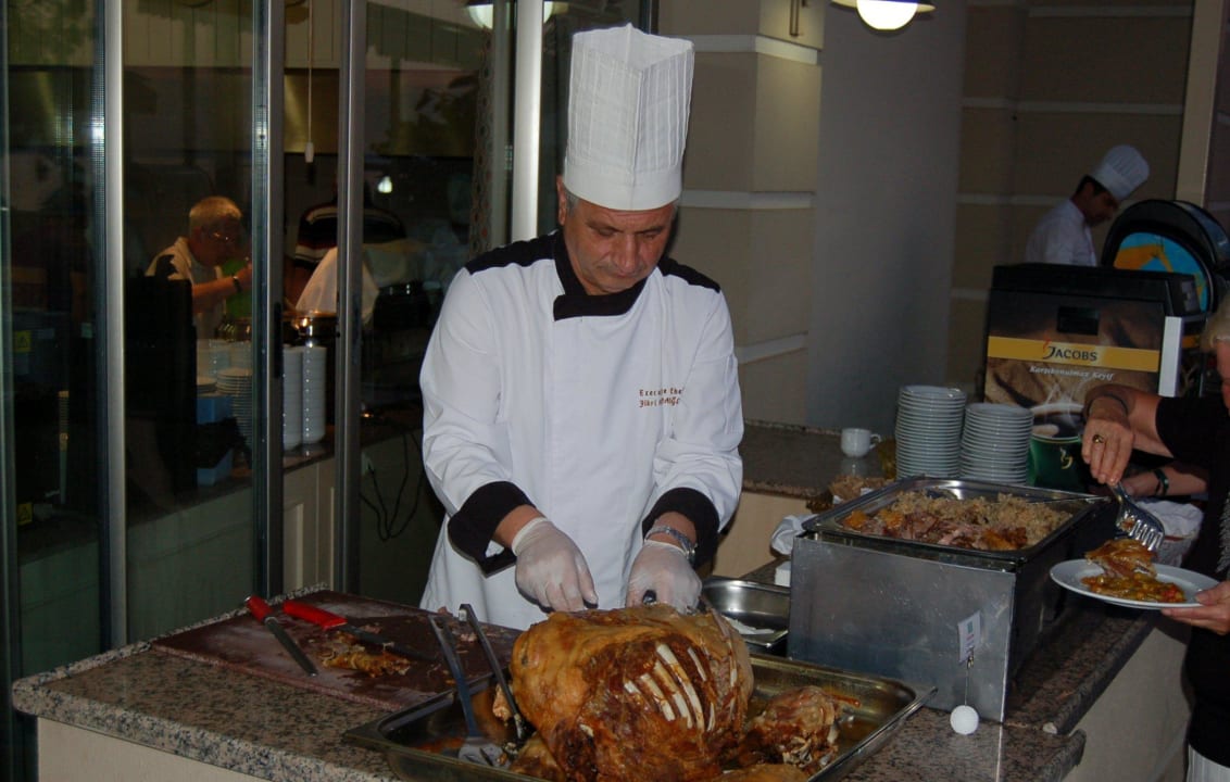 Chefkoch beim Zerlegen eine Lamms Can Garden Beach