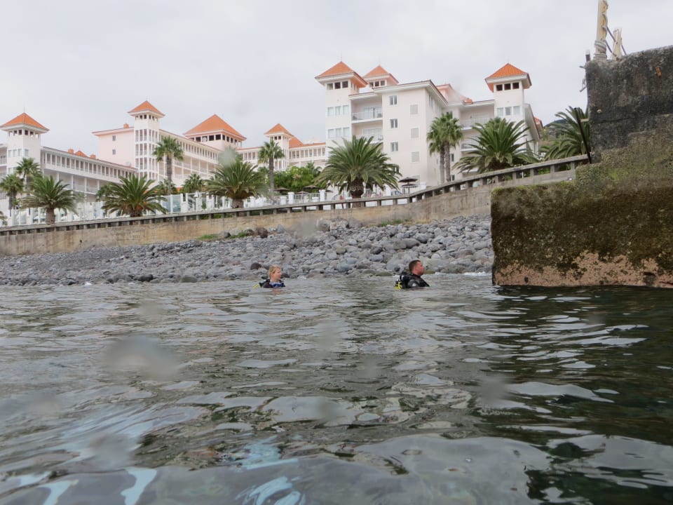Ansicht vom Wasser nach dem Tauchgang Hotel Riu Madeira