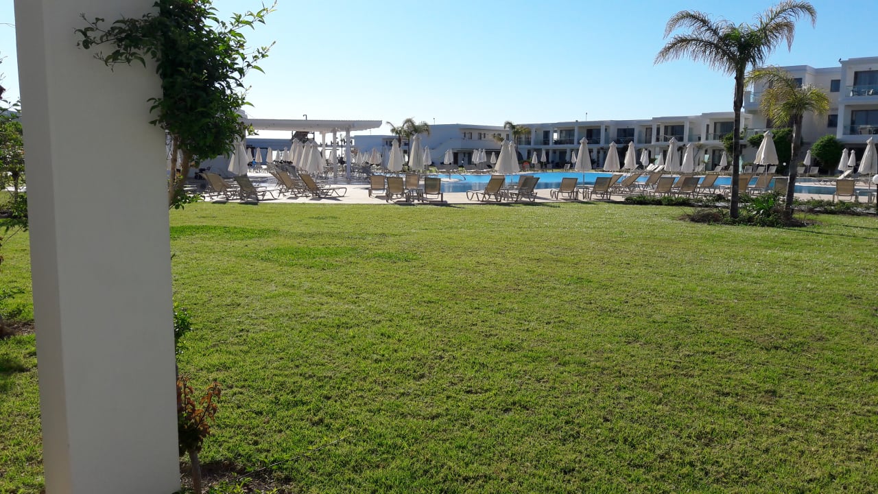 Garten Asterias Beach Resort