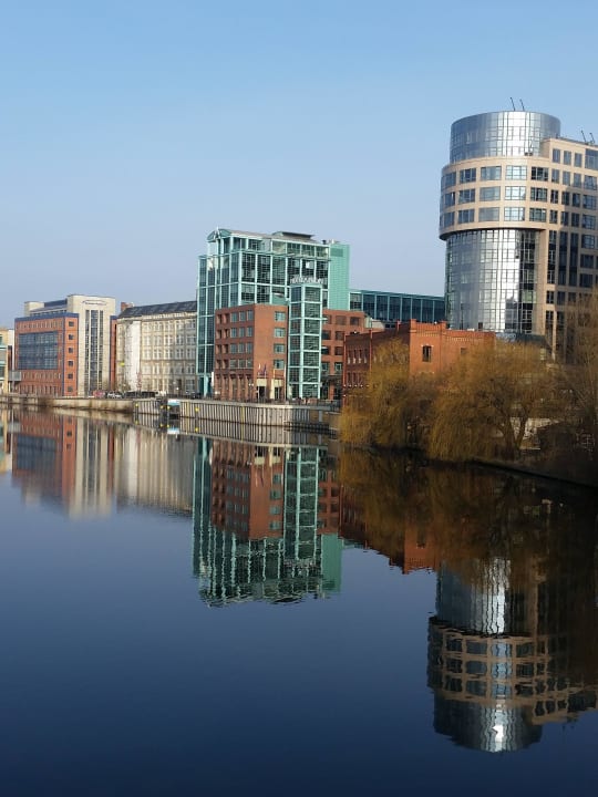 Hotel aus der Ferne  AMERON Berlin ABION Spreebogen Waterside