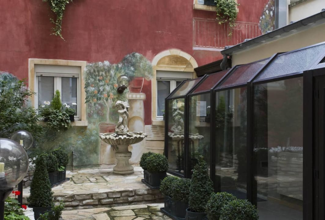 Patio Hotel Beaugrenelle Saint-Charles