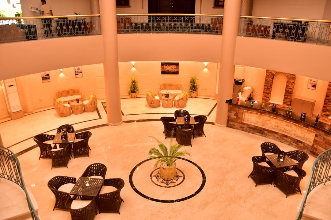 Gastro Dive Inn Resort