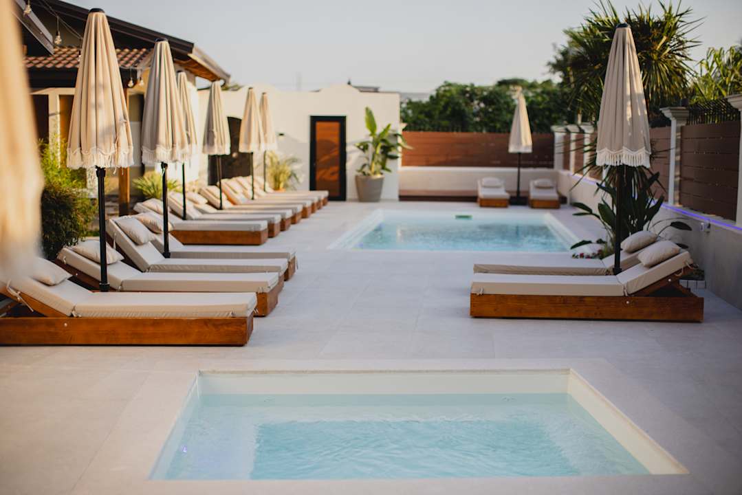 Pool Lej & Laj Residence