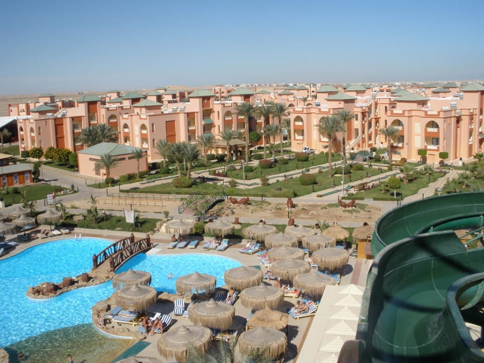 Widok na basen Albatros Garden i hotel Aqua Blu Pickalbatros Aqua Park Resort - Hurghada