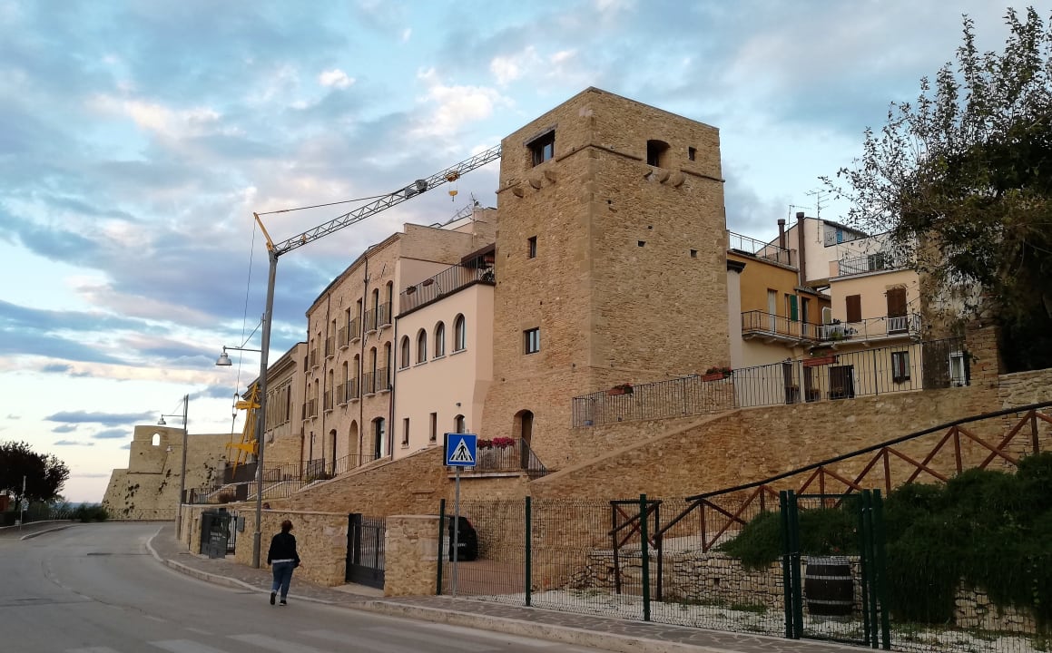 Außenansicht Torre della Loggia - Dimora Storica - Ortona