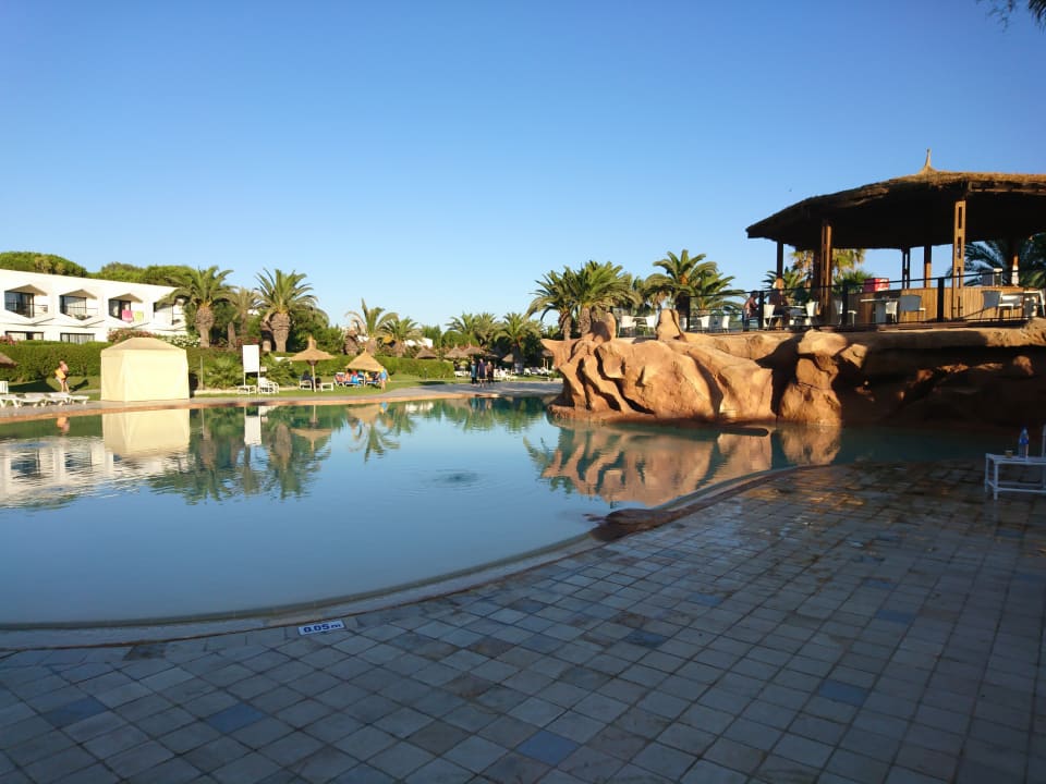 Pool Sentido Phenicia