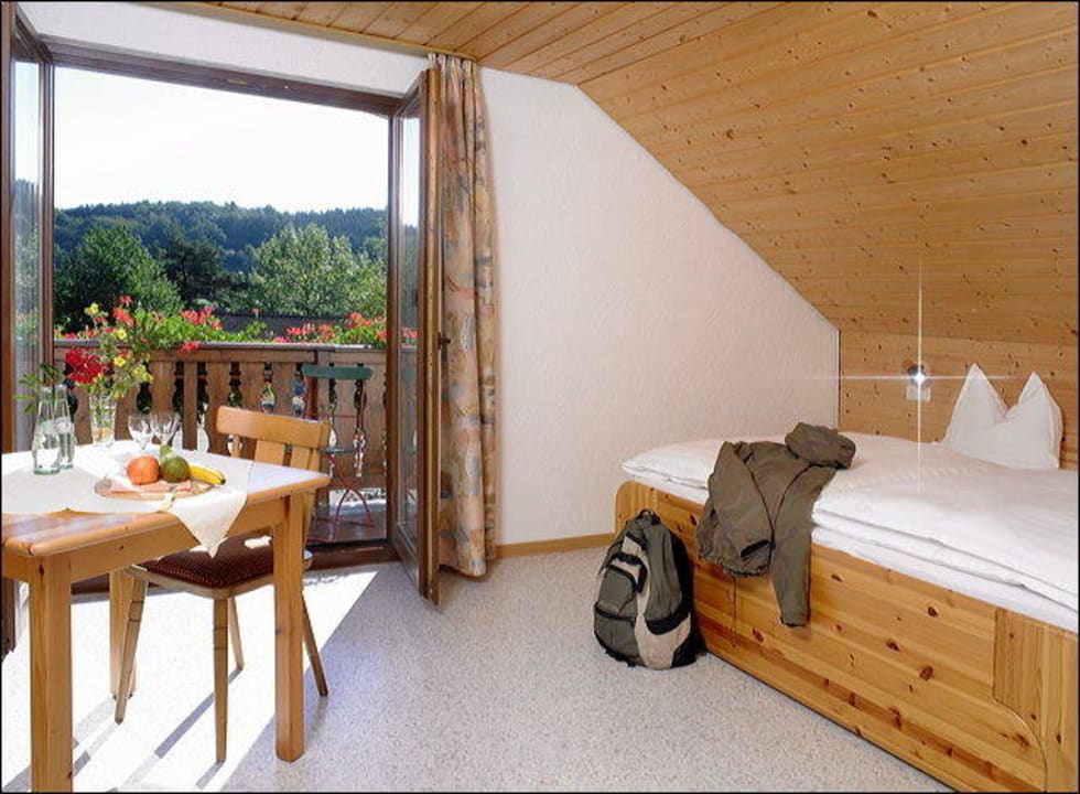 1 Schlafzimmer 1 OG Ferienwohnpark Rursee