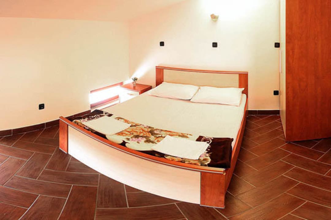 Room Hotel Rooms Laura