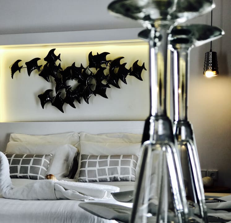 Zimmer Ionian Suites by Bruskos