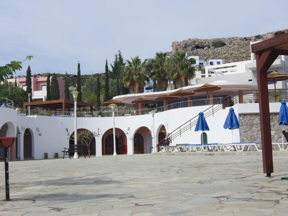 Unterhalb der Poolbar alltoura Club Hotel Porto Angeli Beach Resort