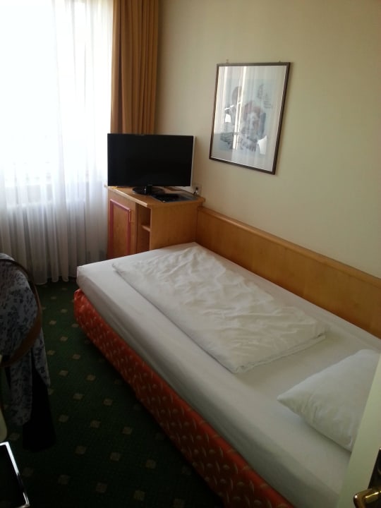 Bett und TV Aurbacher Hotel Garni