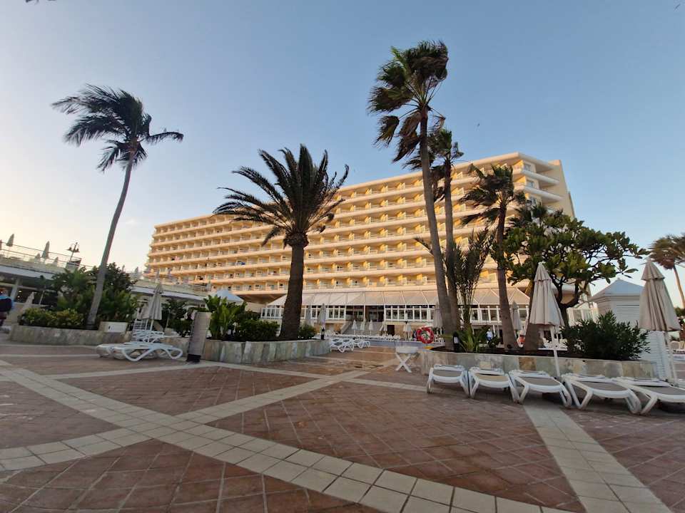 Außenansicht Hotel Riu Oliva Beach - Hotel