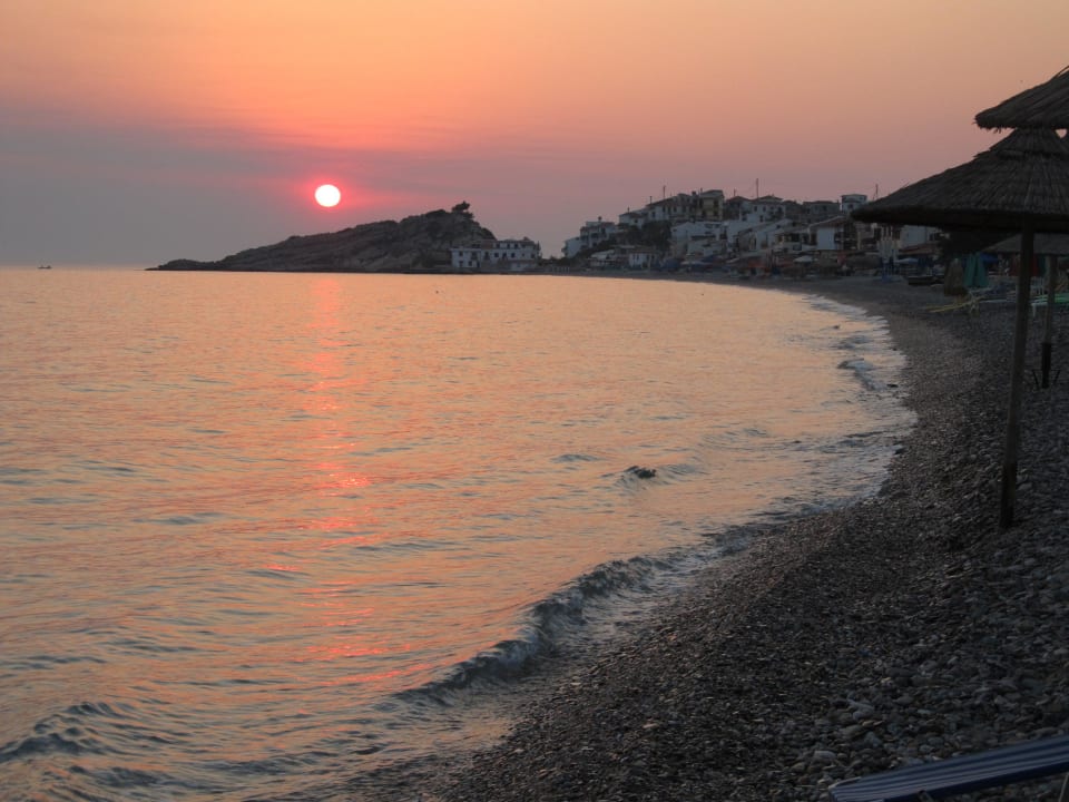 Strand bei Sonnenaufgang Hotel Kokkari Beach