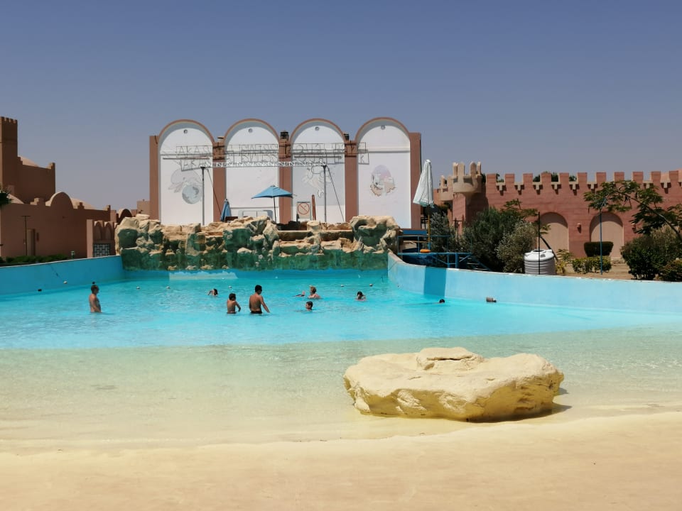 Pool Akassia Swiss Resort