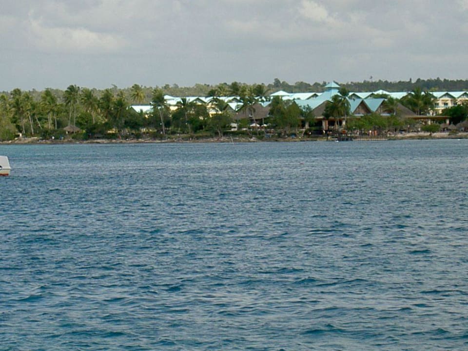 Hotel vom Wasser aus Dreams La Romana Resort & Spa