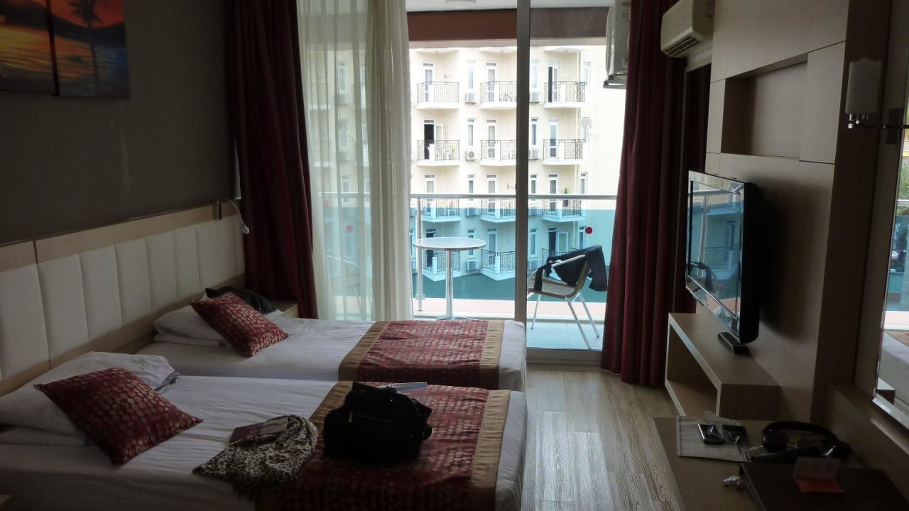 Zimmer 02-2013 nach Renovierung Gardenia Hotel