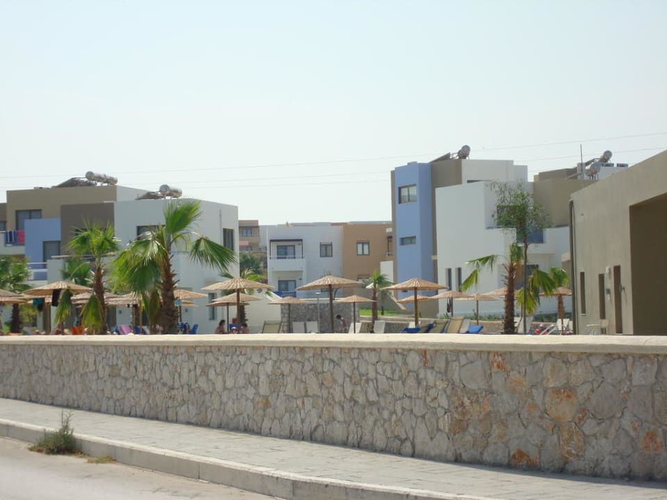 Neubauten gegenüber Atlantica Mikri Poli Rhodes