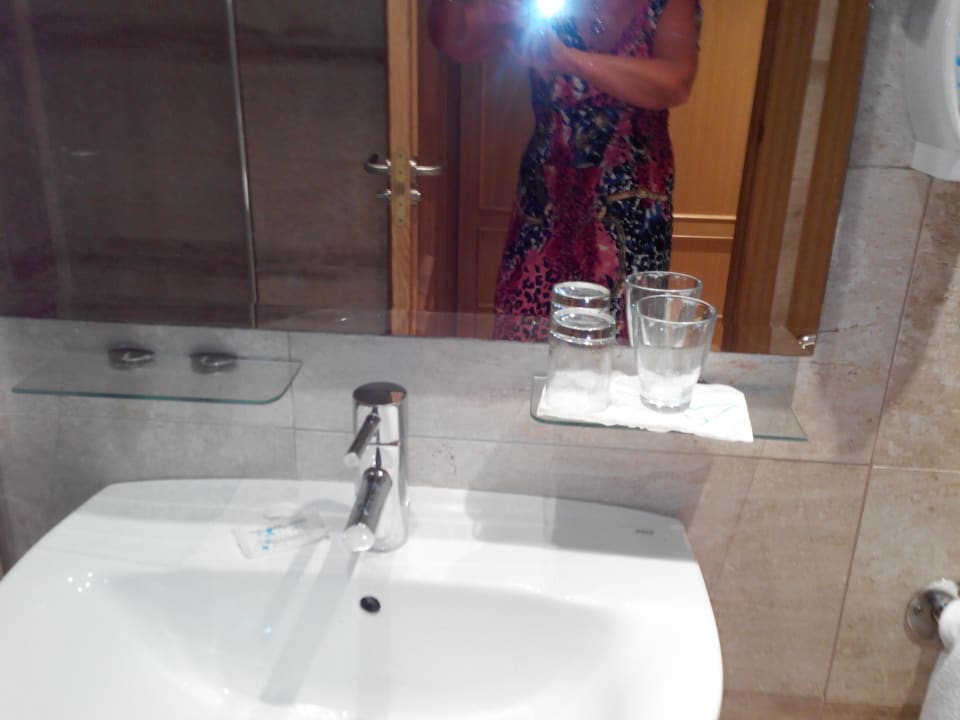 Ablage im Bad für 10 Tage Grupotel Los Principes & Spa