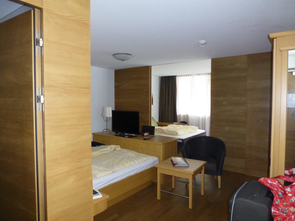 Familiennest-Blick ins Zimmer Alpen Hotel Post