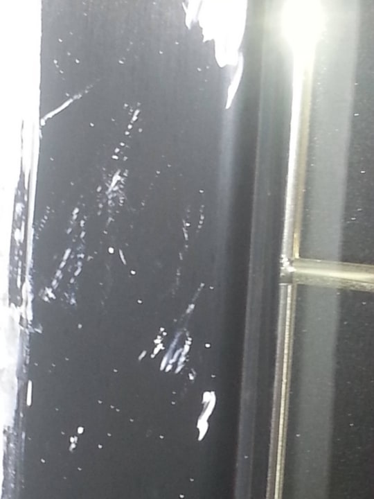 Rahmen mitgestrichen, nicht weg geputzt Grand Hotel Gozo