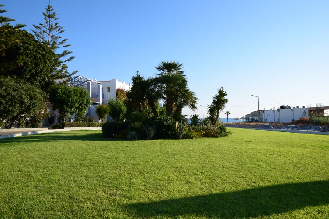 Gartenanlage Hotel Serita Beach
